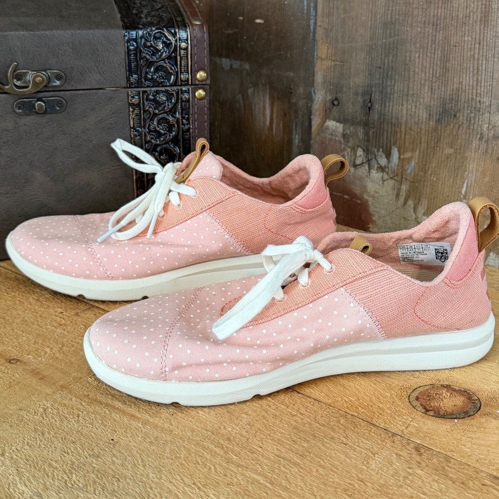 TOMS Pink Polka Dot Canvas Sneakers Casual Cottagecore Soft‎ Girl Shoes US 6.5